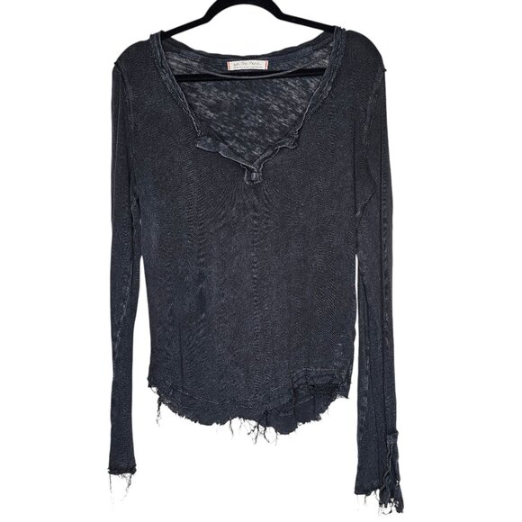 Free People M Washed Black Hazy Days Split Neck Top Grunge Boho Distressed Worn - Picture 1 of 7